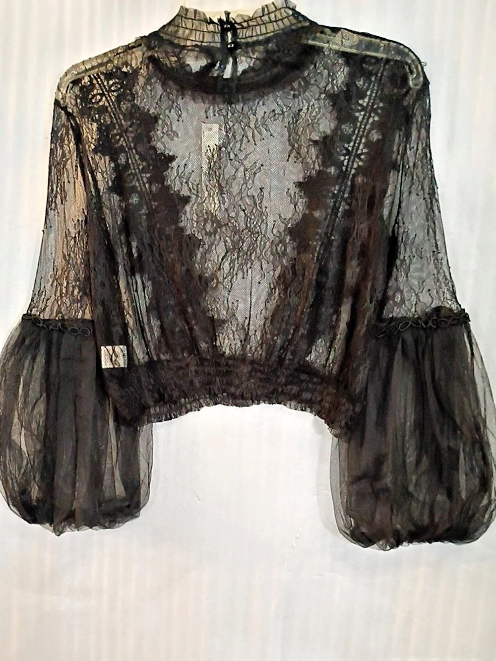San Joy Black Lace Puff Sleeve Blouse Size Med  NWT